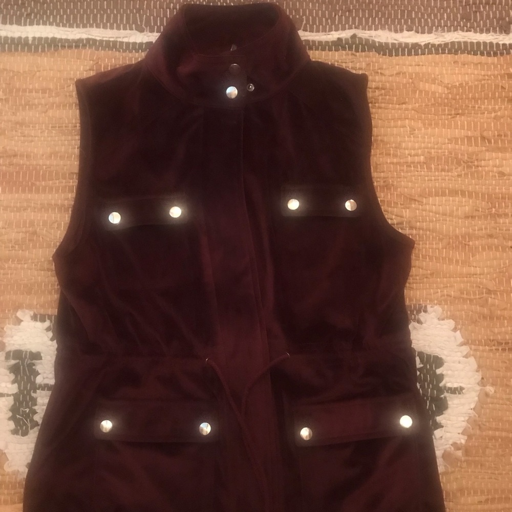 Entro Maroon Vest